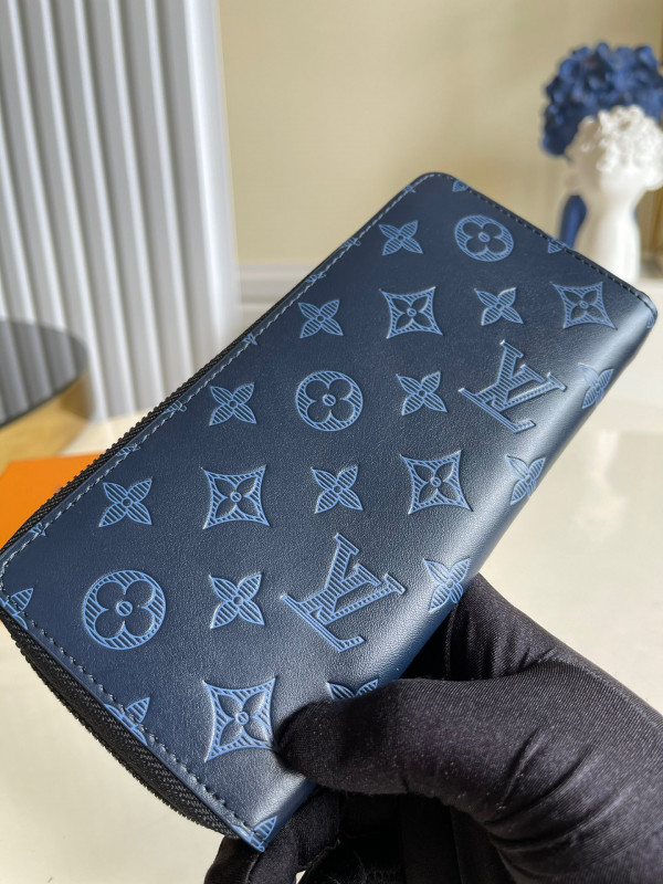 (image for) LOUIS VUITTON ZIPPY WALLET