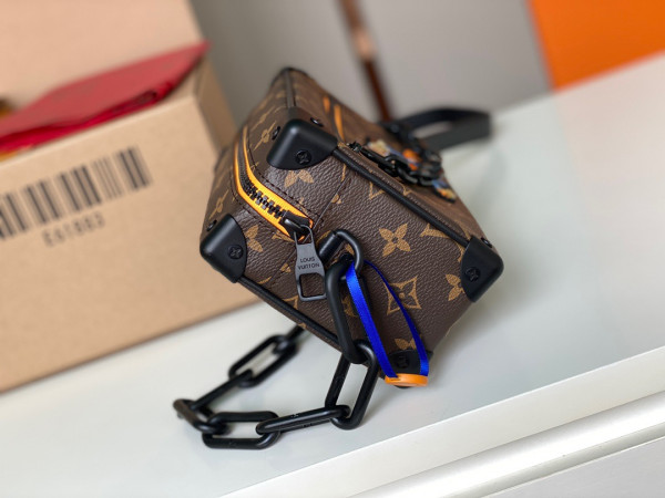 (image for) LOUIS VUITTON SOFT TRUNK