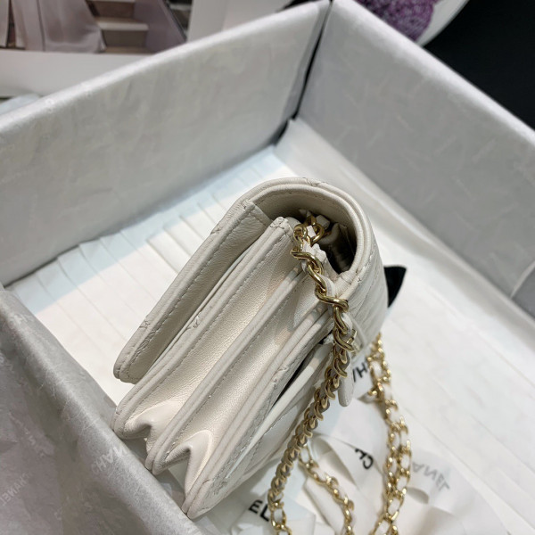 (image for) CL MINI WALLET ON CHAIN