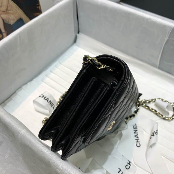 (image for) CL MINI WALLET ON CHAIN