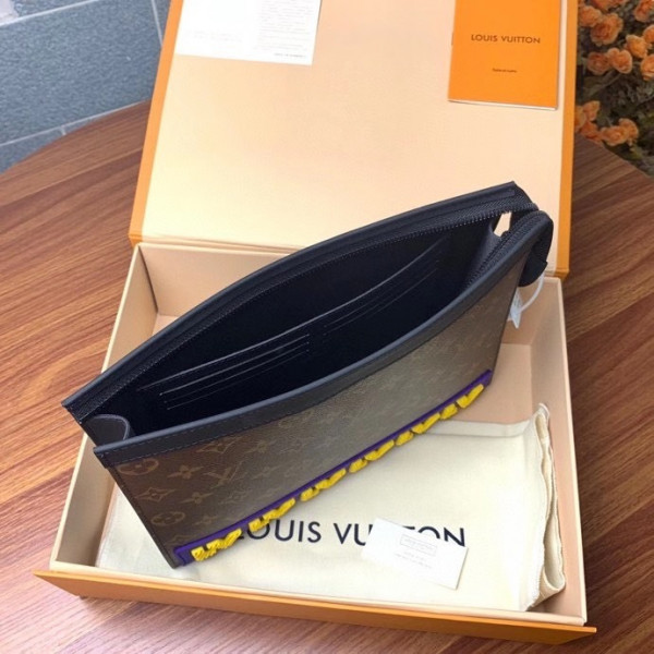 (image for) LOUIS VUITTON POCHETTE VOYAGE MM