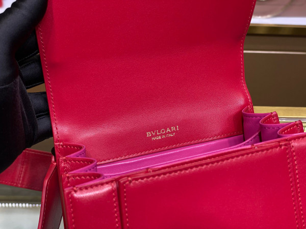 BVLGARI SERPENTI FOREVER [Bvlgari52] CELINE CHANEL ACCESSORIES LOEWE SHOES LOUIS VUITTON DIRO YSL OTHER BRAND HANDBAGS BALENCIAGA BOTTEGA VENETA GOYARD HERMES BURBERRY VALENTINO GUCCI FENDI MIUMIU CHLOE PRADA BVLGARI SUITCASE NEW ARRIVAL 