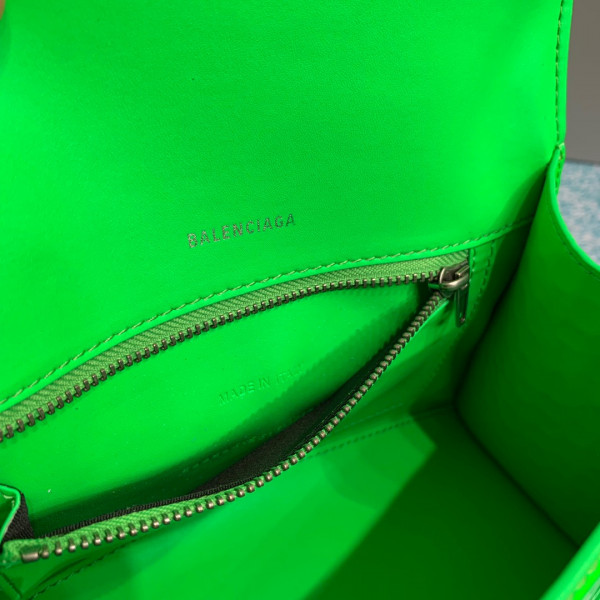 BALENCIAGA HOURGLASS [Balenciaga224] CELINE CHANEL ACCESSORIES LOEWE SHOES LOUIS VUITTON DIRO YSL OTHER BRAND HANDBAGS BALENCIAGA BOTTEGA VENETA GOYARD HERMES BURBERRY VALENTINO GUCCI FENDI MIUMIU CHLOE PRADA BVLGARI SUITCASE NEW ARRIVAL 
