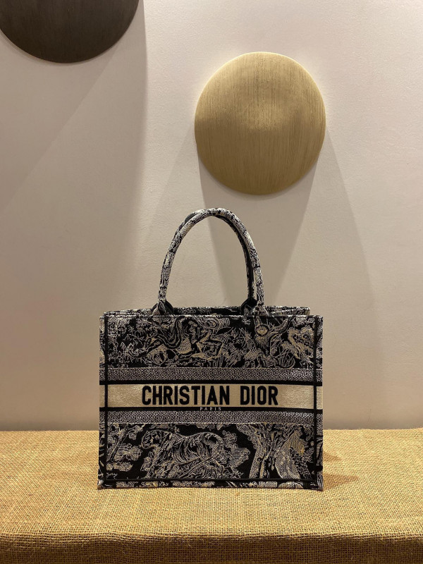 MEDIUM DIRO BOOK TOTE-36*18*28CM [DIRO612] CELINE CHANEL ACCESSORIES LOEWE SHOES LOUIS VUITTON DIRO YSL OTHER BRAND HANDBAGS BALENCIAGA BOTTEGA VENETA GOYARD HERMES BURBERRY VALENTINO GUCCI FENDI MIUMIU CHLOE PRADA BVLGARI SUITCASE NEW ARRIVAL 