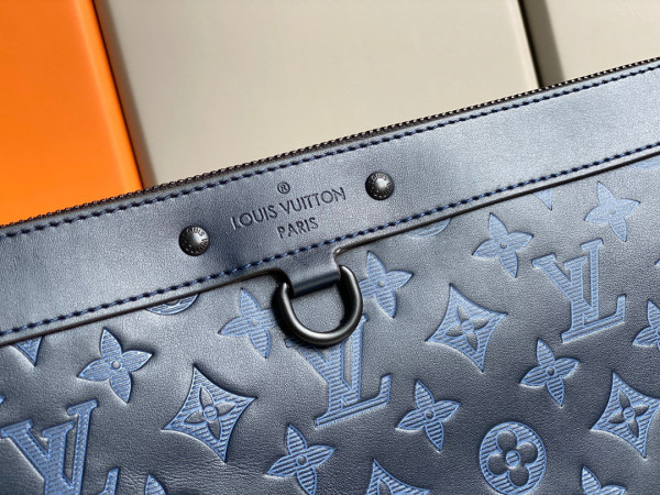 LOUIS VUITTON DISCOVERY POCHETTE GM [M80425] CELINE CHANEL ACCESSORIES LOEWE SHOES LOUIS VUITTON DIRO YSL OTHER BRAND HANDBAGS BALENCIAGA BOTTEGA VENETA GOYARD HERMES BURBERRY VALENTINO GUCCI FENDI MIUMIU CHLOE PRADA BVLGARI SUITCASE NEW ARRIVAL 