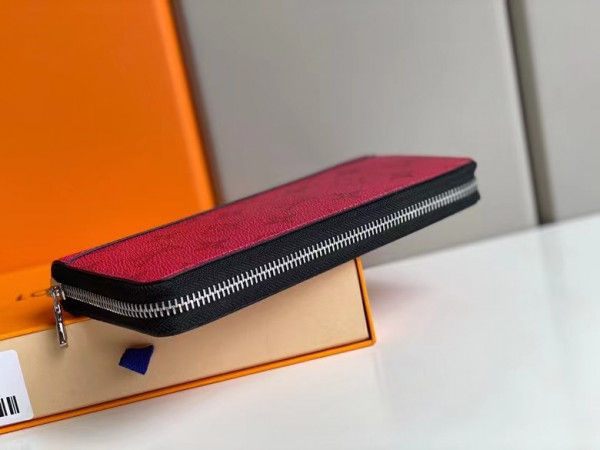 (image for) LOUIS VUITTON ZIPPY WALLET