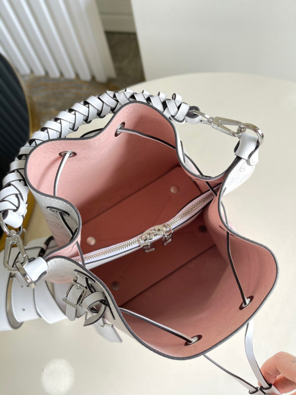 LOUIS VUITTON MURIA [Louis885] CELINE CHANEL ACCESSORIES LOEWE SHOES LOUIS VUITTON DIRO YSL OTHER BRAND HANDBAGS BALENCIAGA BOTTEGA VENETA GOYARD HERMES BURBERRY VALENTINO GUCCI FENDI MIUMIU CHLOE PRADA BVLGARI SUITCASE NEW ARRIVAL 