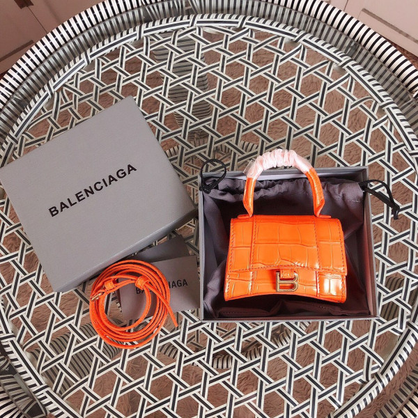 BALENCIAGA HOURGLASS [Balenciaga196] CELINE CHANEL ACCESSORIES LOEWE SHOES LOUIS VUITTON DIRO YSL OTHER BRAND HANDBAGS BALENCIAGA BOTTEGA VENETA GOYARD HERMES BURBERRY VALENTINO GUCCI FENDI MIUMIU CHLOE PRADA BVLGARI SUITCASE NEW ARRIVAL 