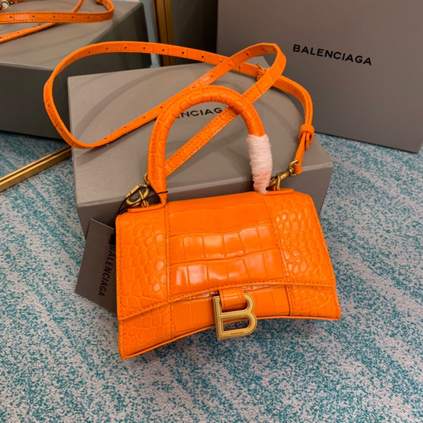 BALENCIAGA HOURGLASS [Balenciaga193] CELINE CHANEL ACCESSORIES LOEWE SHOES LOUIS VUITTON DIRO YSL OTHER BRAND HANDBAGS BALENCIAGA BOTTEGA VENETA GOYARD HERMES BURBERRY VALENTINO GUCCI FENDI MIUMIU CHLOE PRADA BVLGARI SUITCASE NEW ARRIVAL 