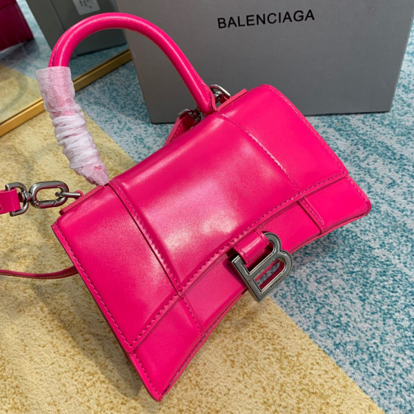 BALENCIAGA HOURGLASS [Balenciaga185] CELINE CHANEL ACCESSORIES LOEWE SHOES LOUIS VUITTON DIRO YSL OTHER BRAND HANDBAGS BALENCIAGA BOTTEGA VENETA GOYARD HERMES BURBERRY VALENTINO GUCCI FENDI MIUMIU CHLOE PRADA BVLGARI SUITCASE NEW ARRIVAL 