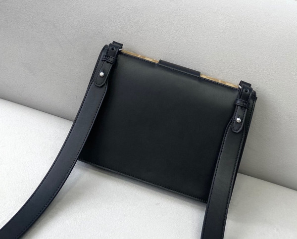 FENDI FLAT BAGUETTE [Fendi326] CELINE CHANEL ACCESSORIES LOEWE SHOES LOUIS VUITTON DIRO YSL OTHER BRAND HANDBAGS BALENCIAGA BOTTEGA VENETA GOYARD HERMES BURBERRY VALENTINO GUCCI FENDI MIUMIU CHLOE PRADA BVLGARI SUITCASE NEW ARRIVAL 