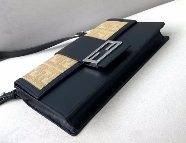 FENDI FLAT BAGUETTE [Fendi326] CELINE CHANEL ACCESSORIES LOEWE SHOES LOUIS VUITTON DIRO YSL OTHER BRAND HANDBAGS BALENCIAGA BOTTEGA VENETA GOYARD HERMES BURBERRY VALENTINO GUCCI FENDI MIUMIU CHLOE PRADA BVLGARI SUITCASE NEW ARRIVAL 