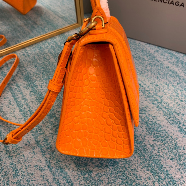 (image for) BALENCIAGA HOURGLASS
