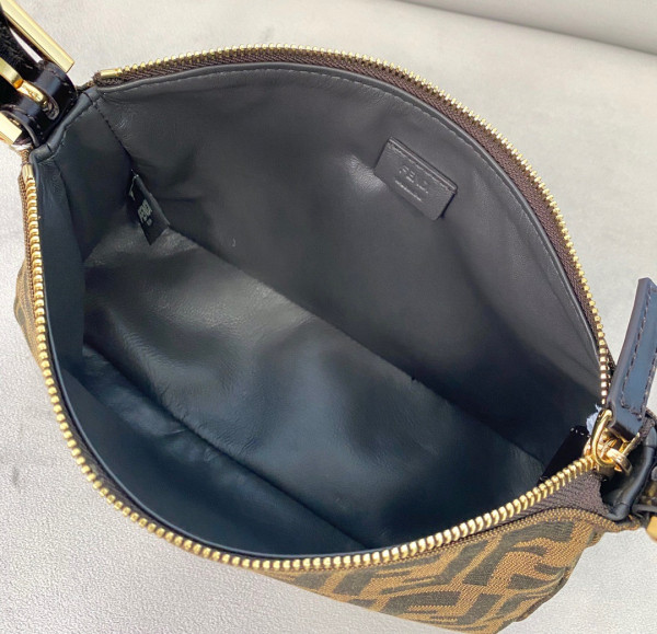 FENDI VINTAGE BAG [Fendi317] CELINE CHANEL ACCESSORIES LOEWE SHOES LOUIS VUITTON DIRO YSL OTHER BRAND HANDBAGS BALENCIAGA BOTTEGA VENETA GOYARD HERMES BURBERRY VALENTINO GUCCI FENDI MIUMIU CHLOE PRADA BVLGARI SUITCASE NEW ARRIVAL 