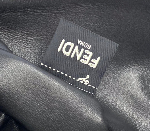 FENDI VINTAGE BAG [Fendi317] CELINE CHANEL ACCESSORIES LOEWE SHOES LOUIS VUITTON DIRO YSL OTHER BRAND HANDBAGS BALENCIAGA BOTTEGA VENETA GOYARD HERMES BURBERRY VALENTINO GUCCI FENDI MIUMIU CHLOE PRADA BVLGARI SUITCASE NEW ARRIVAL 