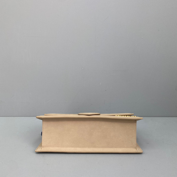 JACQUEMUS Le grand Bambino [Jacquemus31] CELINE CHANEL ACCESSORIES LOEWE SHOES LOUIS VUITTON DIRO YSL OTHER BRAND HANDBAGS BALENCIAGA BOTTEGA VENETA GOYARD HERMES BURBERRY VALENTINO GUCCI FENDI MIUMIU CHLOE PRADA BVLGARI SUITCASE NEW ARRIVAL 