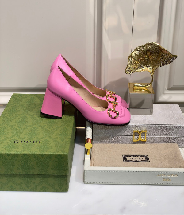 GUCCI Women's mid-heel pump with Horsebit [643886-5] CELINE CHANEL ACCESSORIES LOEWE SHOES LOUIS VUITTON DIRO YSL OTHER BRAND HANDBAGS BALENCIAGA BOTTEGA VENETA GOYARD HERMES BURBERRY VALENTINO GUCCI FENDI MIUMIU CHLOE PRADA BVLGARI SUITCASE NEW ARRIVAL 