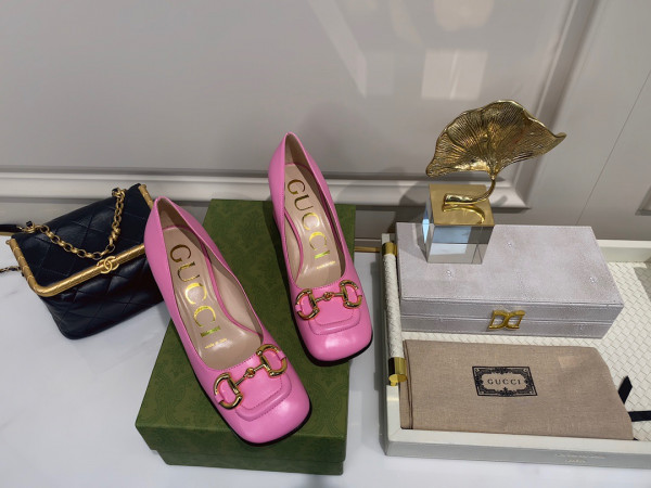 GUCCI Women's mid-heel pump with Horsebit [643886-5] CELINE CHANEL ACCESSORIES LOEWE SHOES LOUIS VUITTON DIRO YSL OTHER BRAND HANDBAGS BALENCIAGA BOTTEGA VENETA GOYARD HERMES BURBERRY VALENTINO GUCCI FENDI MIUMIU CHLOE PRADA BVLGARI SUITCASE NEW ARRIVAL 