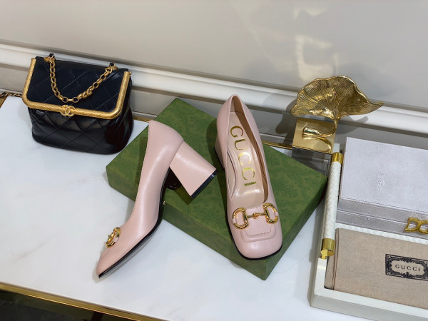 GUCCI Women's mid-heel pump with Horsebit [643886-1] CELINE CHANEL ACCESSORIES LOEWE SHOES LOUIS VUITTON DIRO YSL OTHER BRAND HANDBAGS BALENCIAGA BOTTEGA VENETA GOYARD HERMES BURBERRY VALENTINO GUCCI FENDI MIUMIU CHLOE PRADA BVLGARI SUITCASE NEW ARRIVAL 