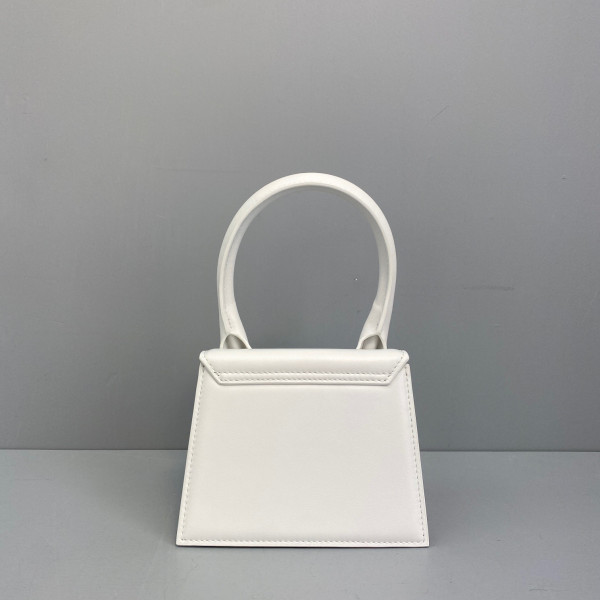 JACQUEMUS Le Chiquito Noeud [Jacquemus22] CELINE CHANEL ACCESSORIES LOEWE SHOES LOUIS VUITTON DIRO YSL OTHER BRAND HANDBAGS BALENCIAGA BOTTEGA VENETA GOYARD HERMES BURBERRY VALENTINO GUCCI FENDI MIUMIU CHLOE PRADA BVLGARI SUITCASE NEW ARRIVAL 