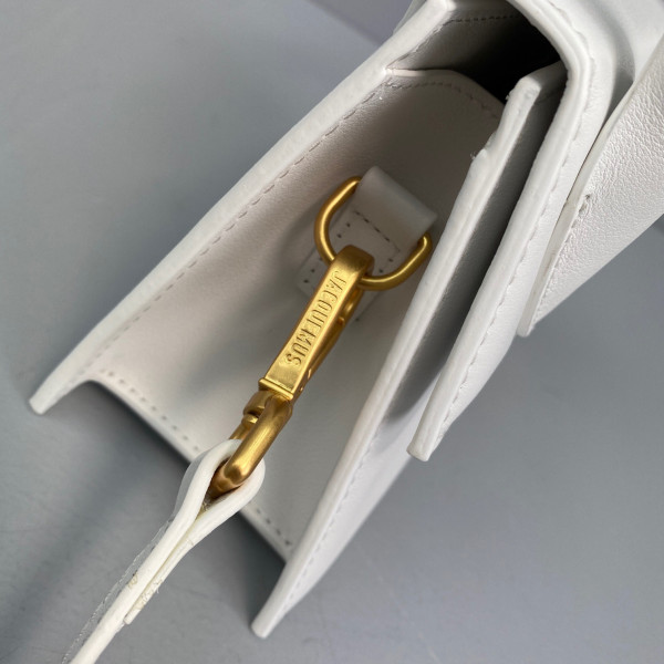 JACQUEMUS Le Chiquito Noeud [Jacquemus22] CELINE CHANEL ACCESSORIES LOEWE SHOES LOUIS VUITTON DIRO YSL OTHER BRAND HANDBAGS BALENCIAGA BOTTEGA VENETA GOYARD HERMES BURBERRY VALENTINO GUCCI FENDI MIUMIU CHLOE PRADA BVLGARI SUITCASE NEW ARRIVAL 