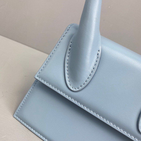 JACQUEMUS Le Chiquito Noeud [Jacquemus21] CELINE CHANEL ACCESSORIES LOEWE SHOES LOUIS VUITTON DIRO YSL OTHER BRAND HANDBAGS BALENCIAGA BOTTEGA VENETA GOYARD HERMES BURBERRY VALENTINO GUCCI FENDI MIUMIU CHLOE PRADA BVLGARI SUITCASE NEW ARRIVAL 