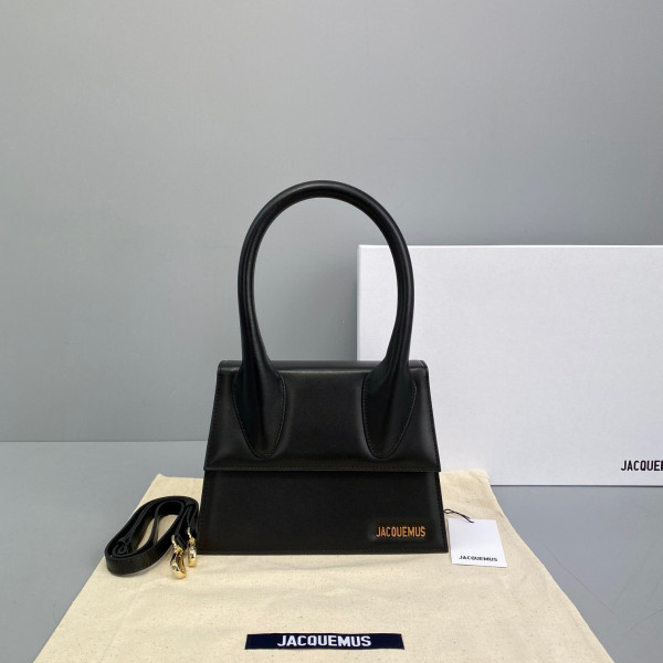 JACQUEMUS Le grand Chiquito [Jacquemus20] CELINE CHANEL ACCESSORIES LOEWE SHOES LOUIS VUITTON DIRO YSL OTHER BRAND HANDBAGS BALENCIAGA BOTTEGA VENETA GOYARD HERMES BURBERRY VALENTINO GUCCI FENDI MIUMIU CHLOE PRADA BVLGARI SUITCASE NEW ARRIVAL 