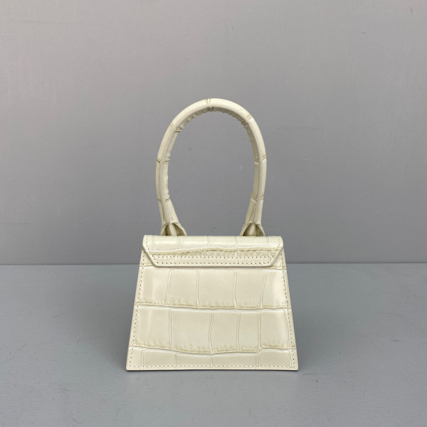 JACQUEMUS Le Chiquito Mini Bag [Jacquemus15] CELINE CHANEL ACCESSORIES LOEWE SHOES LOUIS VUITTON DIRO YSL OTHER BRAND HANDBAGS BALENCIAGA BOTTEGA VENETA GOYARD HERMES BURBERRY VALENTINO GUCCI FENDI MIUMIU CHLOE PRADA BVLGARI SUITCASE NEW ARRIVAL 