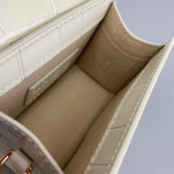 JACQUEMUS Le Chiquito Mini Bag [Jacquemus15] CELINE CHANEL ACCESSORIES LOEWE SHOES LOUIS VUITTON DIRO YSL OTHER BRAND HANDBAGS BALENCIAGA BOTTEGA VENETA GOYARD HERMES BURBERRY VALENTINO GUCCI FENDI MIUMIU CHLOE PRADA BVLGARI SUITCASE NEW ARRIVAL 