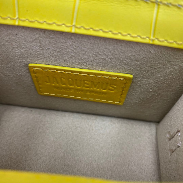 JACQUEMUS Le Chiquito Mini Bag [Jacquemus13] CELINE CHANEL ACCESSORIES LOEWE SHOES LOUIS VUITTON DIRO YSL OTHER BRAND HANDBAGS BALENCIAGA BOTTEGA VENETA GOYARD HERMES BURBERRY VALENTINO GUCCI FENDI MIUMIU CHLOE PRADA BVLGARI SUITCASE NEW ARRIVAL 