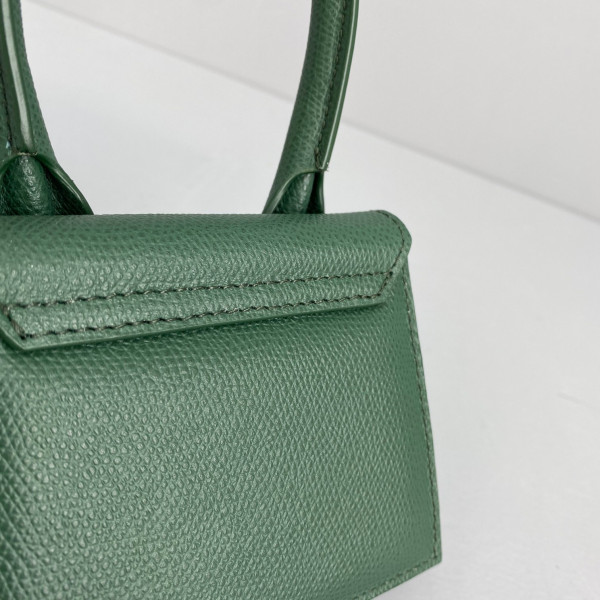 JACQUEMUS Le Chiquito Mini Bag [Jacquemus9] CELINE CHANEL ACCESSORIES LOEWE SHOES LOUIS VUITTON DIRO YSL OTHER BRAND HANDBAGS BALENCIAGA BOTTEGA VENETA GOYARD HERMES BURBERRY VALENTINO GUCCI FENDI MIUMIU CHLOE PRADA BVLGARI SUITCASE NEW ARRIVAL 