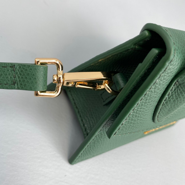JACQUEMUS Le Chiquito Mini Bag [Jacquemus9] CELINE CHANEL ACCESSORIES LOEWE SHOES LOUIS VUITTON DIRO YSL OTHER BRAND HANDBAGS BALENCIAGA BOTTEGA VENETA GOYARD HERMES BURBERRY VALENTINO GUCCI FENDI MIUMIU CHLOE PRADA BVLGARI SUITCASE NEW ARRIVAL 