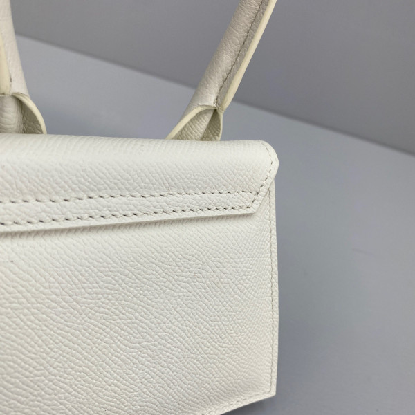JACQUEMUS Le Chiquito Mini Bag [Jacquemus6] CELINE CHANEL ACCESSORIES LOEWE SHOES LOUIS VUITTON DIRO YSL OTHER BRAND HANDBAGS BALENCIAGA BOTTEGA VENETA GOYARD HERMES BURBERRY VALENTINO GUCCI FENDI MIUMIU CHLOE PRADA BVLGARI SUITCASE NEW ARRIVAL 