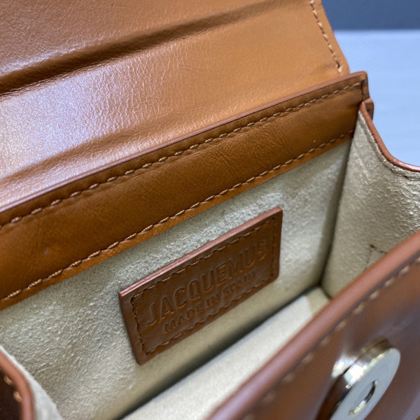 JACQUEMUS Le Chiquito Mini Bag [Jacquemus5] CELINE CHANEL ACCESSORIES LOEWE SHOES LOUIS VUITTON DIRO YSL OTHER BRAND HANDBAGS BALENCIAGA BOTTEGA VENETA GOYARD HERMES BURBERRY VALENTINO GUCCI FENDI MIUMIU CHLOE PRADA BVLGARI SUITCASE NEW ARRIVAL 