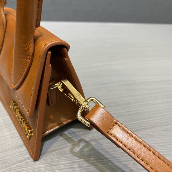 JACQUEMUS Le Chiquito Mini Bag [Jacquemus5] CELINE CHANEL ACCESSORIES LOEWE SHOES LOUIS VUITTON DIRO YSL OTHER BRAND HANDBAGS BALENCIAGA BOTTEGA VENETA GOYARD HERMES BURBERRY VALENTINO GUCCI FENDI MIUMIU CHLOE PRADA BVLGARI SUITCASE NEW ARRIVAL 