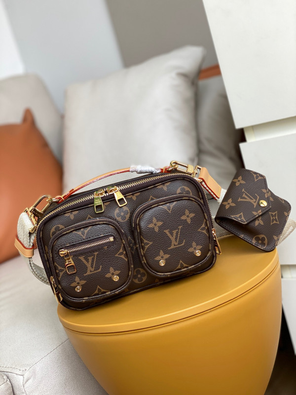 LOUIS VUITTON UTILITY CROSSBODY [M80446] CELINE CHANEL ACCESSORIES LOEWE SHOES LOUIS VUITTON DIRO YSL OTHER BRAND HANDBAGS BALENCIAGA BOTTEGA VENETA GOYARD HERMES BURBERRY VALENTINO GUCCI FENDI MIUMIU CHLOE PRADA BVLGARI SUITCASE NEW ARRIVAL 