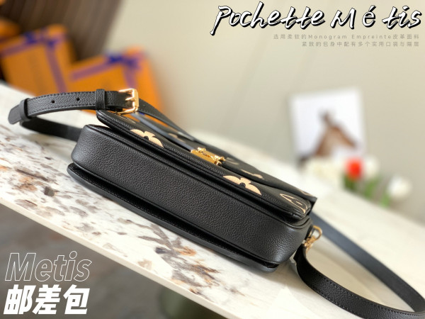 LOUIS VUITTON POCHETTE M?TIS [M45773] CELINE CHANEL ACCESSORIES LOEWE SHOES LOUIS VUITTON DIRO YSL OTHER BRAND HANDBAGS BALENCIAGA BOTTEGA VENETA GOYARD HERMES BURBERRY VALENTINO GUCCI FENDI MIUMIU CHLOE PRADA BVLGARI SUITCASE NEW ARRIVAL 