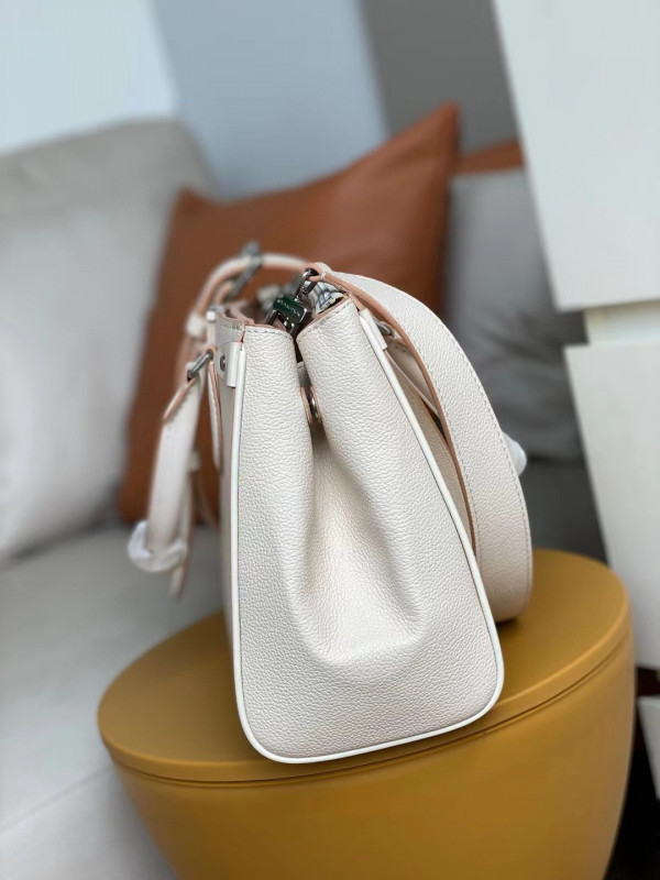 LOUIS VUITTON GRENELLE TOTE MM [Louis864] CELINE CHANEL ACCESSORIES LOEWE SHOES LOUIS VUITTON DIRO YSL OTHER BRAND HANDBAGS BALENCIAGA BOTTEGA VENETA GOYARD HERMES BURBERRY VALENTINO GUCCI FENDI MIUMIU CHLOE PRADA BVLGARI SUITCASE NEW ARRIVAL 