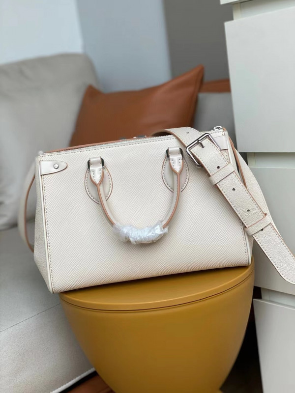 LOUIS VUITTON GRENELLE TOTE MM [Louis864] CELINE CHANEL ACCESSORIES LOEWE SHOES LOUIS VUITTON DIRO YSL OTHER BRAND HANDBAGS BALENCIAGA BOTTEGA VENETA GOYARD HERMES BURBERRY VALENTINO GUCCI FENDI MIUMIU CHLOE PRADA BVLGARI SUITCASE NEW ARRIVAL 