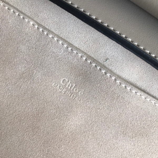 CHLOE FAYE SMALL SHOULDER BAG [Chloe103] CELINE CHANEL ACCESSORIES LOEWE SHOES LOUIS VUITTON DIRO YSL OTHER BRAND HANDBAGS BALENCIAGA BOTTEGA VENETA GOYARD HERMES BURBERRY VALENTINO GUCCI FENDI MIUMIU CHLOE PRADA BVLGARI SUITCASE NEW ARRIVAL 