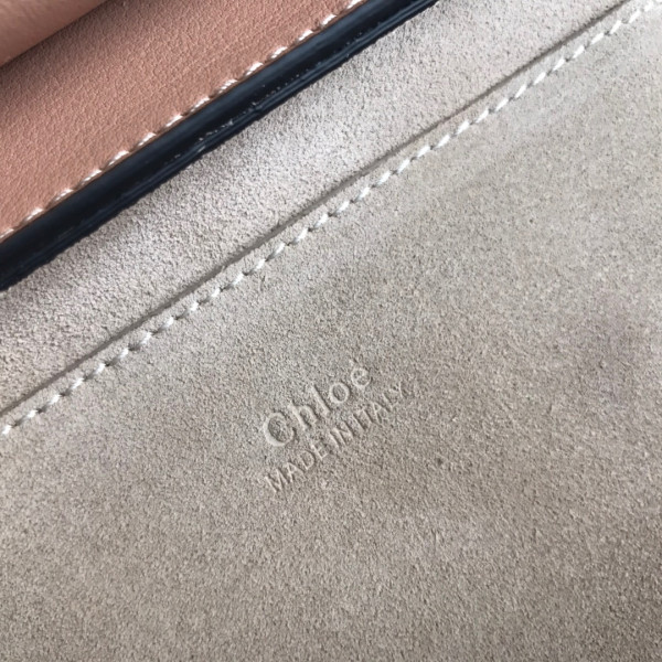 CHLOE FAYE SMALL SHOULDER BAG [Chloe99] CELINE CHANEL ACCESSORIES LOEWE SHOES LOUIS VUITTON DIRO YSL OTHER BRAND HANDBAGS BALENCIAGA BOTTEGA VENETA GOYARD HERMES BURBERRY VALENTINO GUCCI FENDI MIUMIU CHLOE PRADA BVLGARI SUITCASE NEW ARRIVAL 