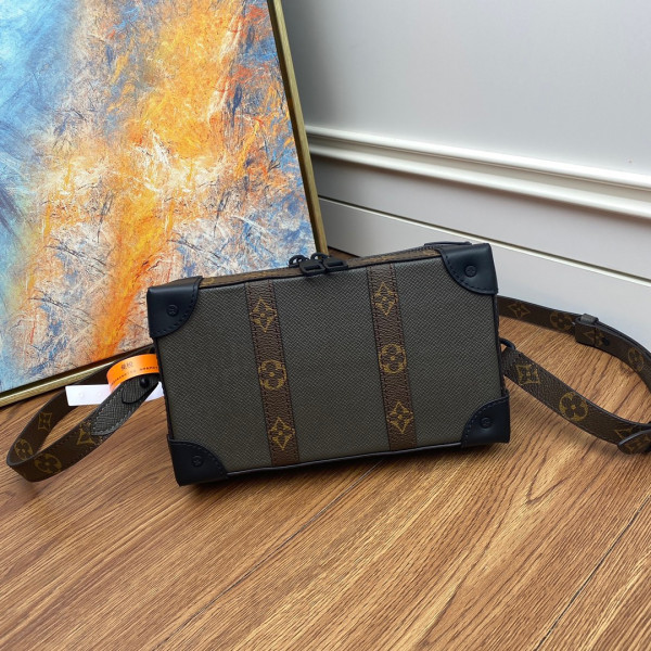LOUIS VUITTON SOFT TRUNK WALLET [M30697] CELINE CHANEL ACCESSORIES LOEWE SHOES LOUIS VUITTON DIRO YSL OTHER BRAND HANDBAGS BALENCIAGA BOTTEGA VENETA GOYARD HERMES BURBERRY VALENTINO GUCCI FENDI MIUMIU CHLOE PRADA BVLGARI SUITCASE NEW ARRIVAL 