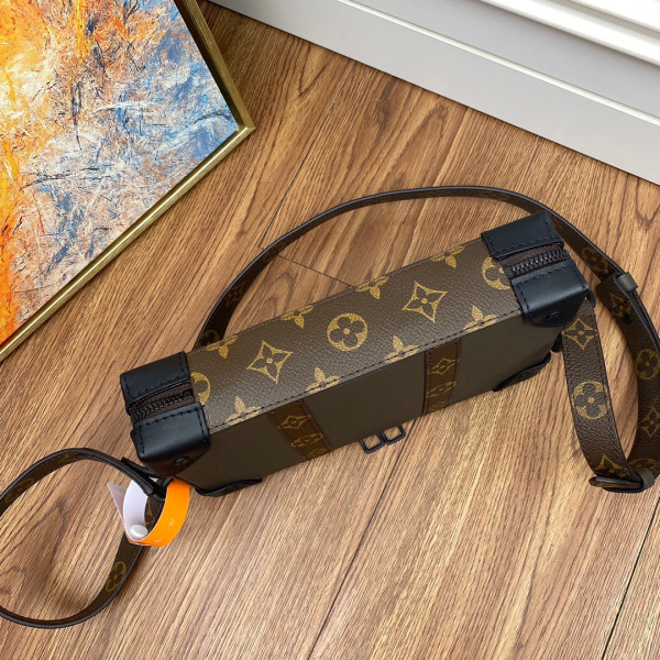 LOUIS VUITTON SOFT TRUNK WALLET [M30697] CELINE CHANEL ACCESSORIES LOEWE SHOES LOUIS VUITTON DIRO YSL OTHER BRAND HANDBAGS BALENCIAGA BOTTEGA VENETA GOYARD HERMES BURBERRY VALENTINO GUCCI FENDI MIUMIU CHLOE PRADA BVLGARI SUITCASE NEW ARRIVAL 