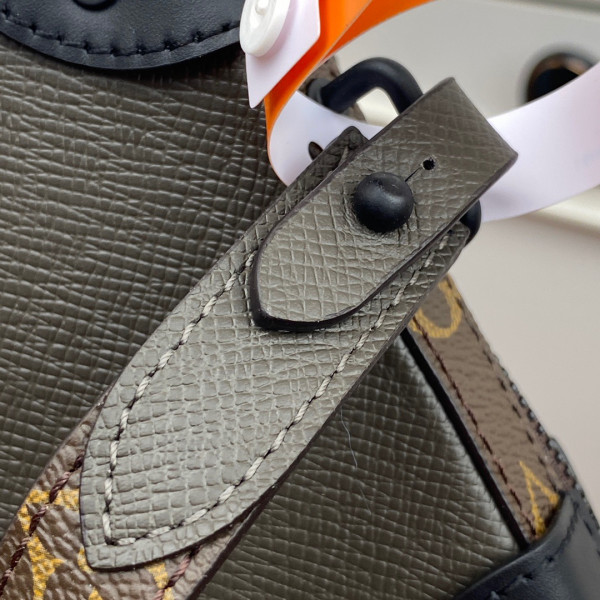 LOUIS VUITTON SOFT TRUNK WALLET [M30697] CELINE CHANEL ACCESSORIES LOEWE SHOES LOUIS VUITTON DIRO YSL OTHER BRAND HANDBAGS BALENCIAGA BOTTEGA VENETA GOYARD HERMES BURBERRY VALENTINO GUCCI FENDI MIUMIU CHLOE PRADA BVLGARI SUITCASE NEW ARRIVAL 