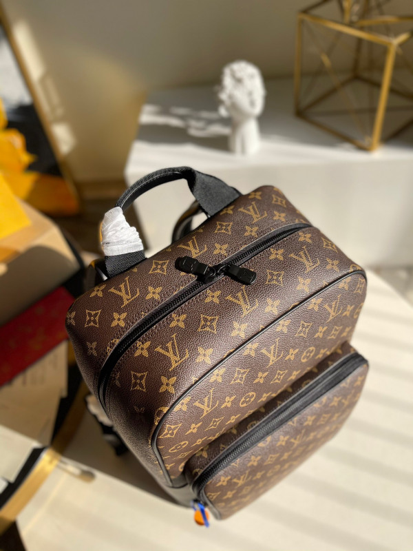 LOUIS VUITTON DEAN BACKPACK [M45335] CELINE CHANEL ACCESSORIES LOEWE SHOES LOUIS VUITTON DIRO YSL OTHER BRAND HANDBAGS BALENCIAGA BOTTEGA VENETA GOYARD HERMES BURBERRY VALENTINO GUCCI FENDI MIUMIU CHLOE PRADA BVLGARI SUITCASE NEW ARRIVAL 