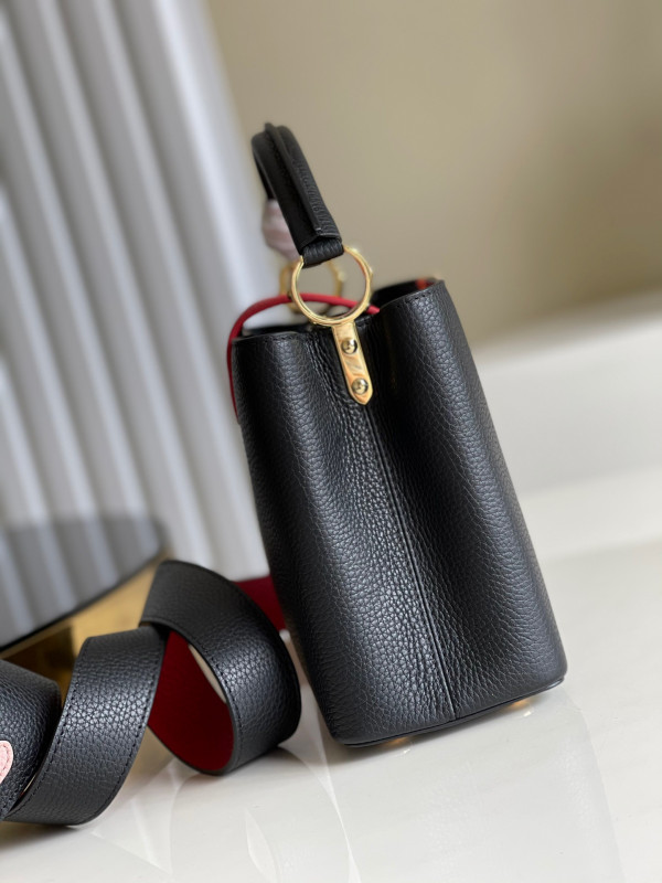 LOUIS VUITTON CAPUCINES PM [Louis859] CELINE CHANEL ACCESSORIES LOEWE SHOES LOUIS VUITTON DIRO YSL OTHER BRAND HANDBAGS BALENCIAGA BOTTEGA VENETA GOYARD HERMES BURBERRY VALENTINO GUCCI FENDI MIUMIU CHLOE PRADA BVLGARI SUITCASE NEW ARRIVAL 
