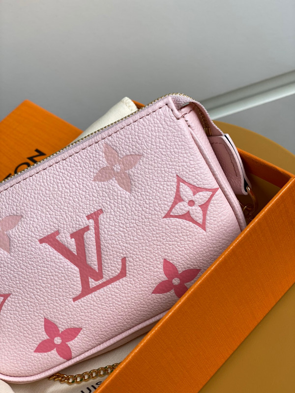 LOUIS VUITTON MINI POCHETTE ACCESSOIRES [M80501] CELINE CHANEL ACCESSORIES LOEWE SHOES LOUIS VUITTON DIRO YSL OTHER BRAND HANDBAGS BALENCIAGA BOTTEGA VENETA GOYARD HERMES BURBERRY VALENTINO GUCCI FENDI MIUMIU CHLOE PRADA BVLGARI SUITCASE NEW ARRIVAL 