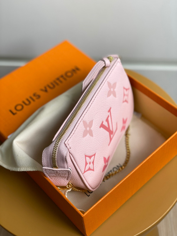 LOUIS VUITTON MINI POCHETTE ACCESSOIRES [M80501] CELINE CHANEL ACCESSORIES LOEWE SHOES LOUIS VUITTON DIRO YSL OTHER BRAND HANDBAGS BALENCIAGA BOTTEGA VENETA GOYARD HERMES BURBERRY VALENTINO GUCCI FENDI MIUMIU CHLOE PRADA BVLGARI SUITCASE NEW ARRIVAL 