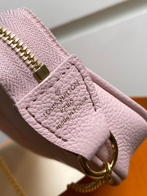 LOUIS VUITTON MINI POCHETTE ACCESSOIRES [M80501] CELINE CHANEL ACCESSORIES LOEWE SHOES LOUIS VUITTON DIRO YSL OTHER BRAND HANDBAGS BALENCIAGA BOTTEGA VENETA GOYARD HERMES BURBERRY VALENTINO GUCCI FENDI MIUMIU CHLOE PRADA BVLGARI SUITCASE NEW ARRIVAL 