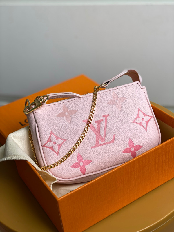 LOUIS VUITTON MINI POCHETTE ACCESSOIRES [M80501] CELINE CHANEL ACCESSORIES LOEWE SHOES LOUIS VUITTON DIRO YSL OTHER BRAND HANDBAGS BALENCIAGA BOTTEGA VENETA GOYARD HERMES BURBERRY VALENTINO GUCCI FENDI MIUMIU CHLOE PRADA BVLGARI SUITCASE NEW ARRIVAL 